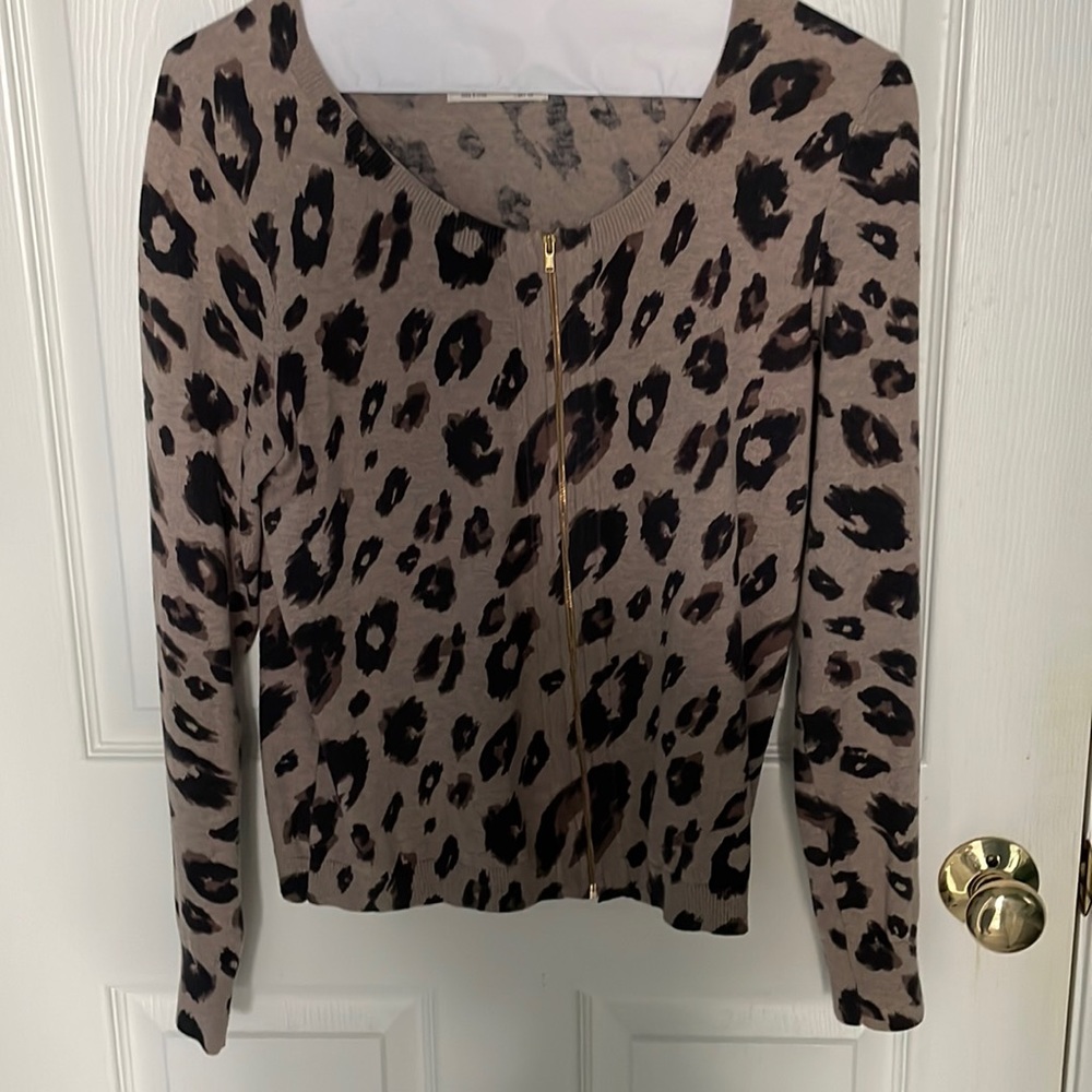 Old Navy size L leopard color zippered cardigan